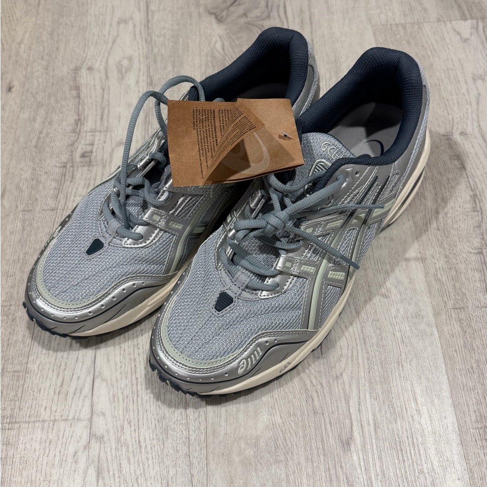 Asics Gel 1090 Men's Athletic Shoes in Gray and Silver sz 10